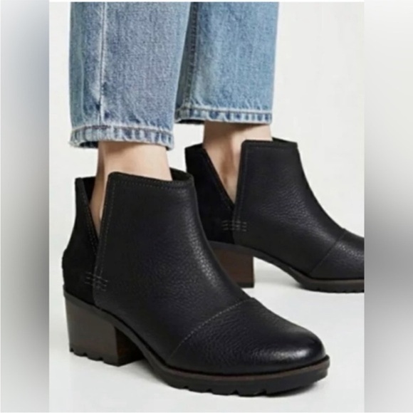 Sorel Black Lolla Cut-Out Ankle Boots Supple Leather and Suede - Picture 1 of 11